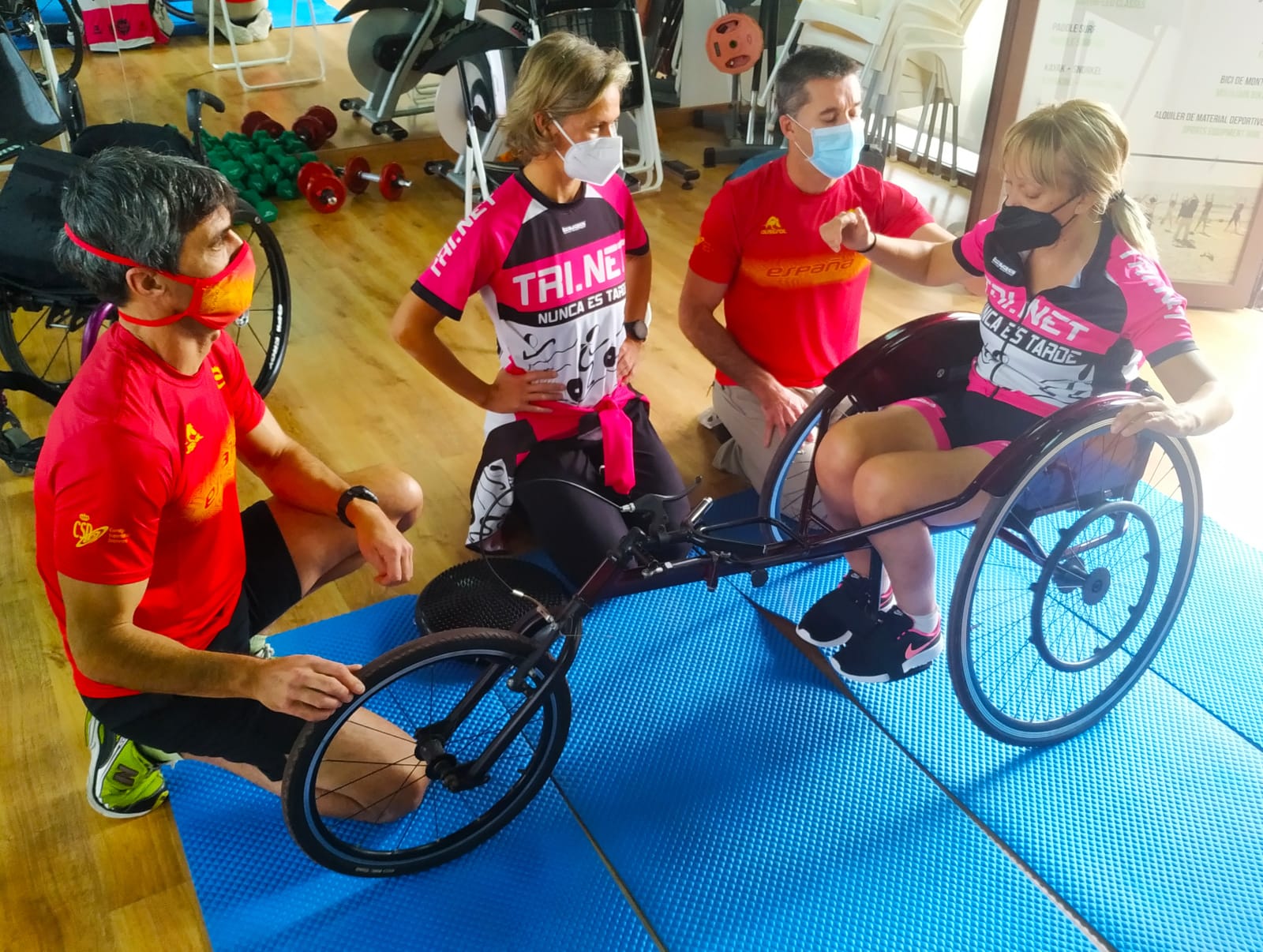 El técnico navarro Carlos Chavarren estuvo en las jornadas de Paratriathlon desarrolladas por la FETRI en Mar de Pulpí